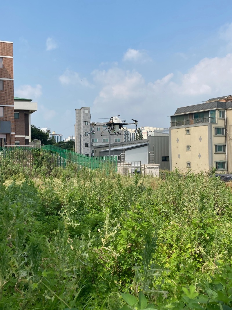 7-26-7-1 (주)무성항공 모기취약지 드론 방역 활동 실시.jpg