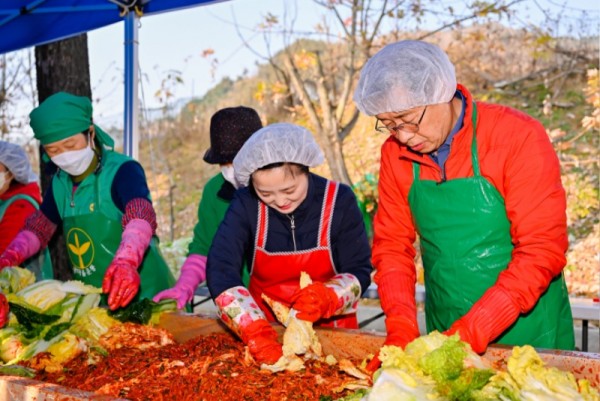 01 양평군새마을회 사랑의 김장나누기(1).jpg