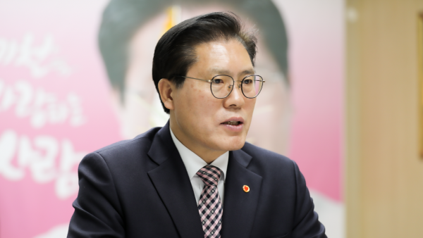 송석준3.png