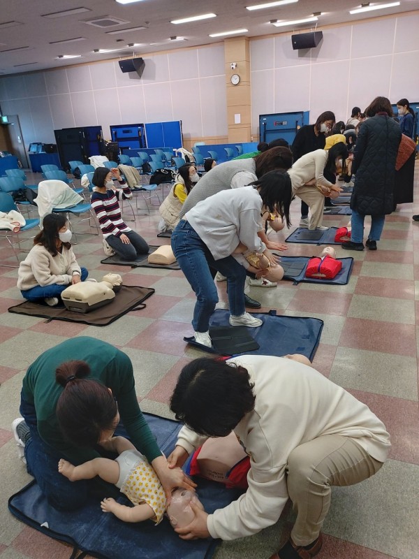 수원시, 국공립어린이집 보육교직원 대상으로 심폐소생술 등 어린이 안전교육 .jpg