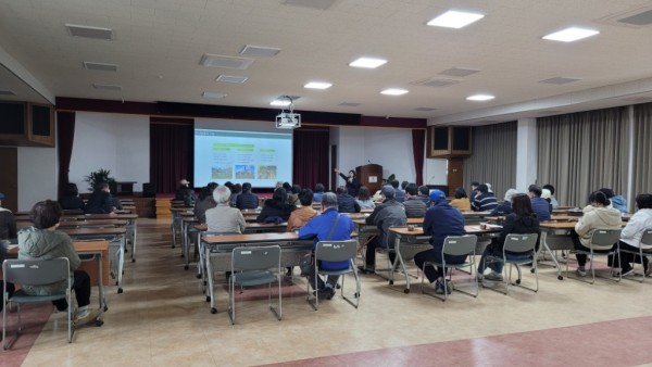 (0321)[농생명정책과]남양주시, 도시 농업인 대상  친환경 도시 텃밭 사용 안내 교육 실시(사진1).jpg