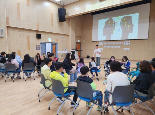 (0328)[복지정책과]남양주시 동부희망케어센터, 에듀케어 인  수동 공동육아 돌봄교실 어울더울 마을축제 지원(사진).jpg