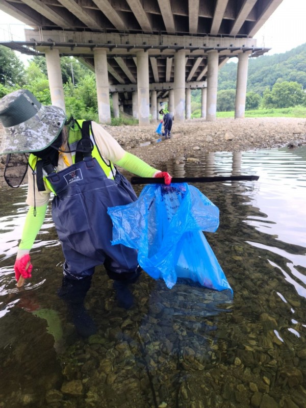 (0726)[진접읍 산업환경과]진접읍 안전네트워크, 발빠른 민관 협업으로 진벌천 수질오염사고 확산 막아(사진).jpeg