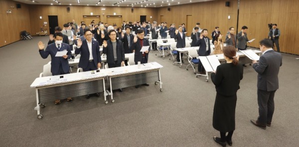 240318 경기도의회, 5급 이상 공무원 ‘청렴교육 및 청렴실천 서약식’ 실시 (2).JPG