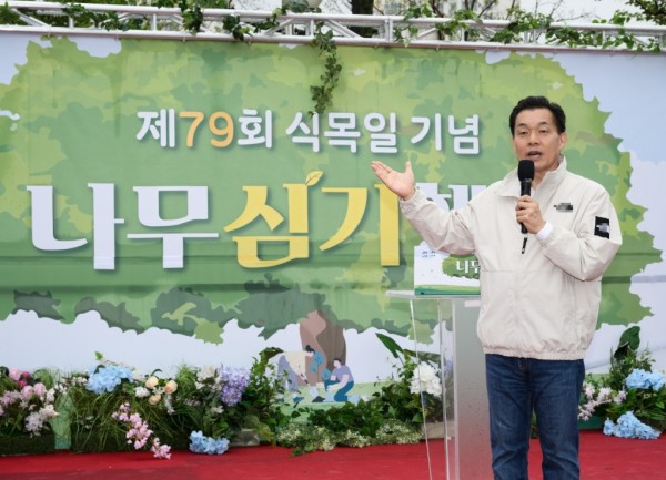 수원시,호매실체육공원에서 제79회 식목일 기념 나무심기 행사 열어(2).jpg