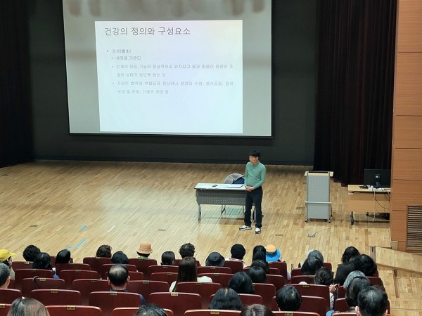 1.노인장애인과(의정부 베이비부머 행복캠퍼스, 생활과정 특강 성료).jpg