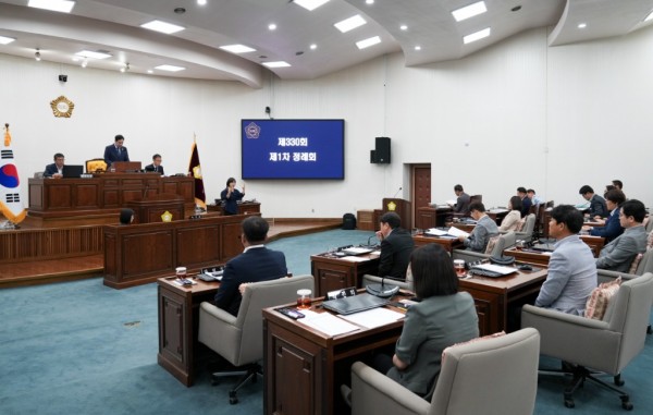 [사진자료] 하남시의회, 6월 3일 제330회 제1차 정례회 제1차 본회의(사진_하남시의회 제공).jpg