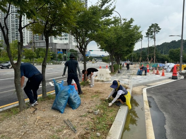 (0809)[별내동]남양주시 별내동, 별내선 개통 맞이 별내역 대청소 추진(사진2).jpg