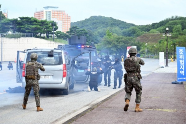 1.안산시, 카카오데이터센터서 을지연습 연계 민방위 실제 훈련 실시(2)(테러 대응 훈련).jpg