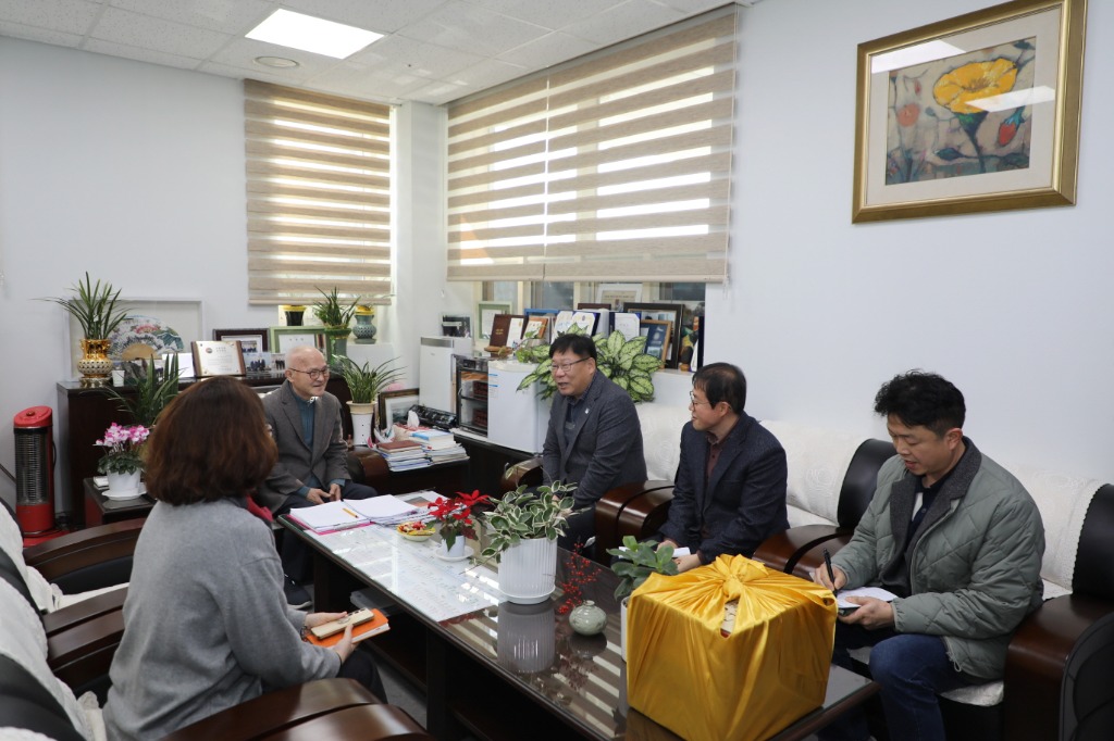 1-1.이상균 팔달구청장, 을사년 새해맞이 사회복지시설 격려 현장 방문.JPG