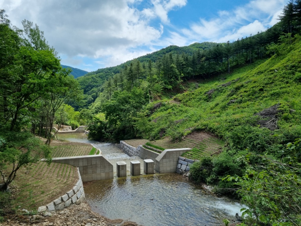 산사태방지(사방댐+조성).jpg