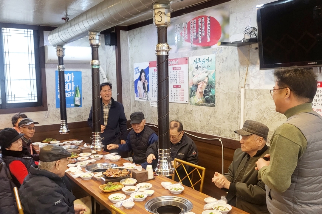 팔달구 우만1동, 경로당협의체 간담회 개최…어르신 맞춤 "100세 플랜지" 제작 논의