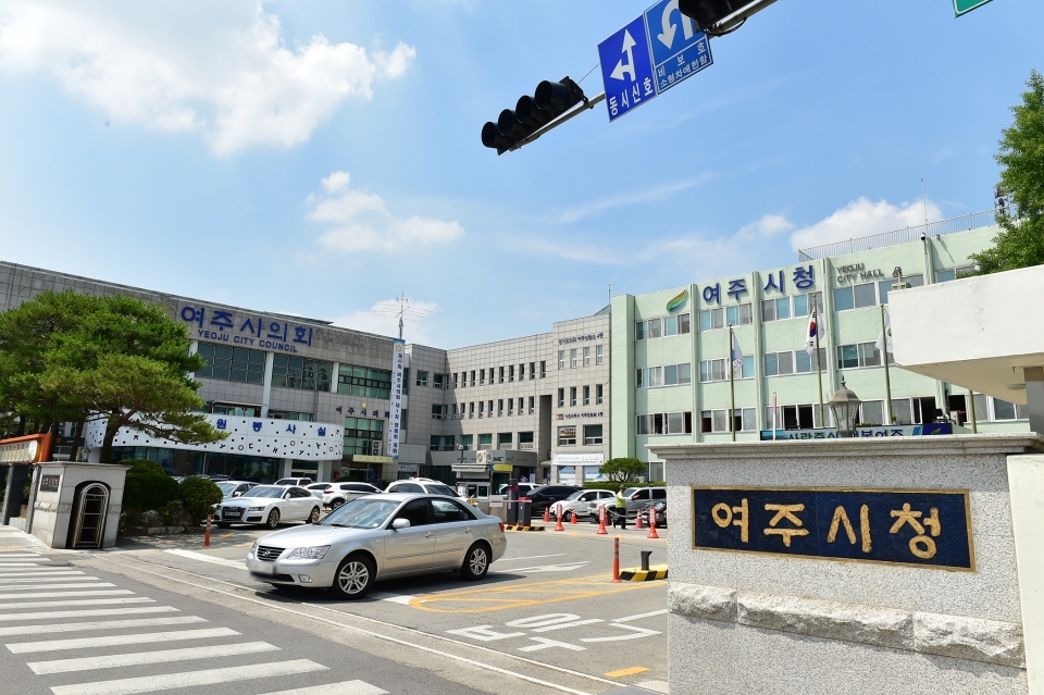 '여주시 신청사 건립 타당성조사' 본격 추진  타당성조사 연구진 현장점검 실시