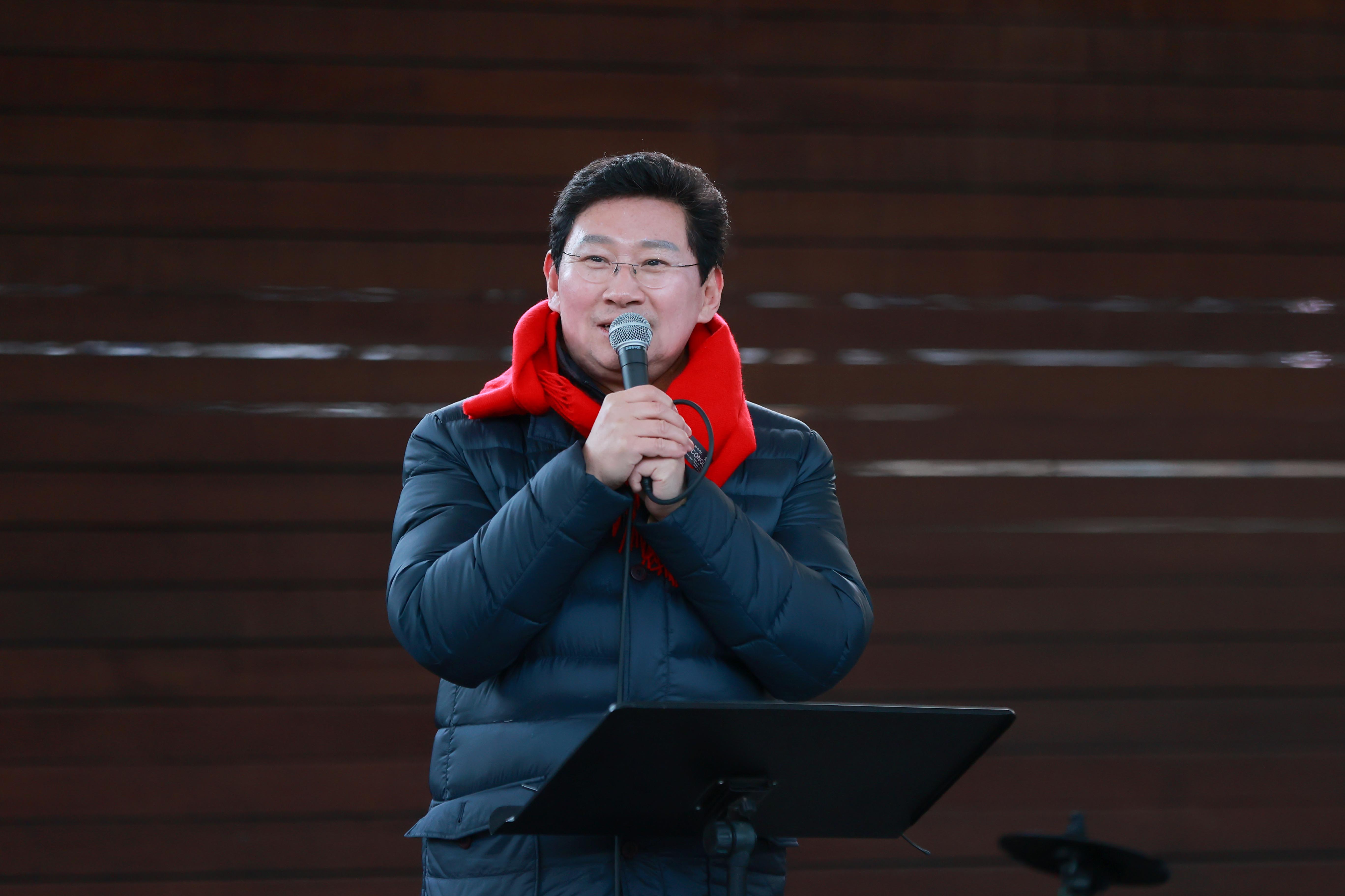 이상일 용인특례시장, “트리와 함께 이웃 사랑의 불빛 밝히길”