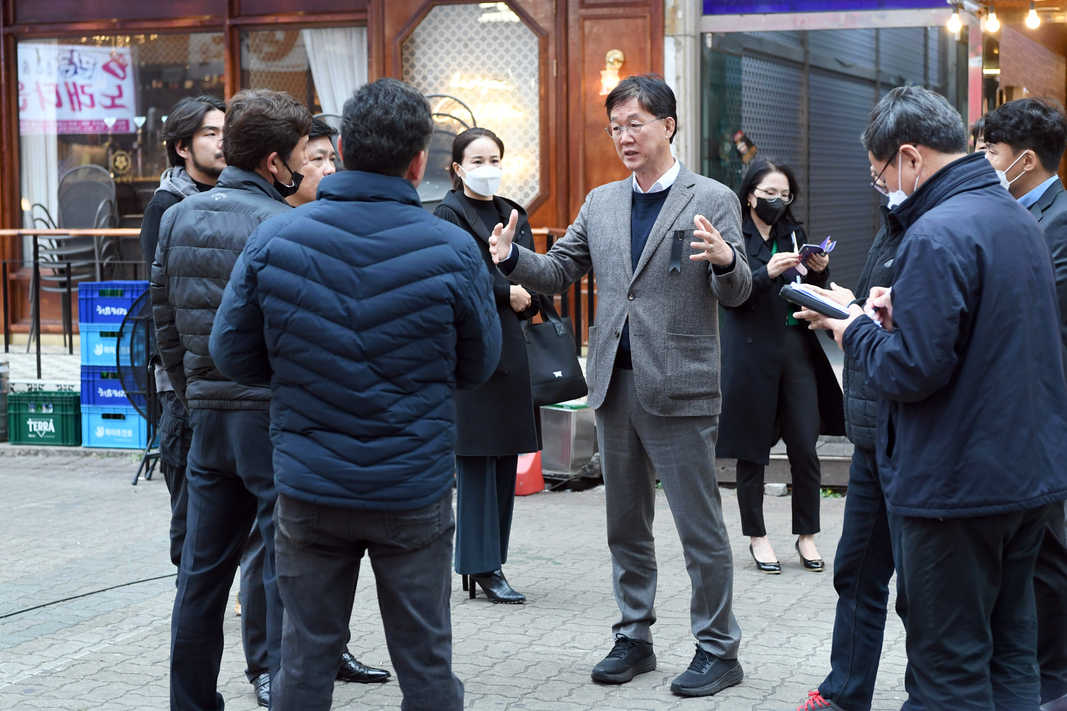 이민근 안산시장, 사리골 상점가 현장방문…골목 상권 활성화 논의