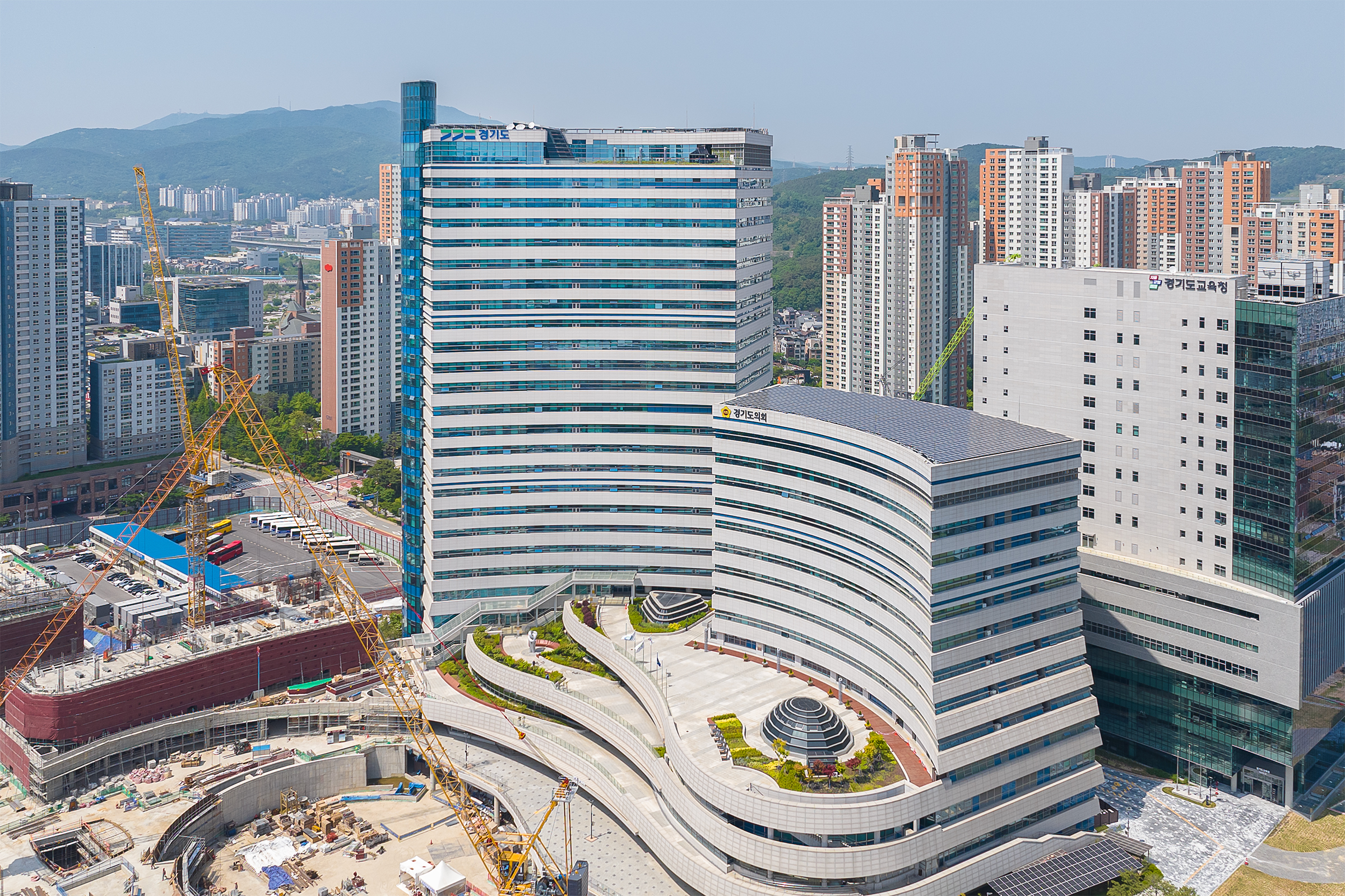 경기도, 고교 졸업 예정자들의 공직 진출 기회. 도, 18일 우수인재 수습직원 선발 공고