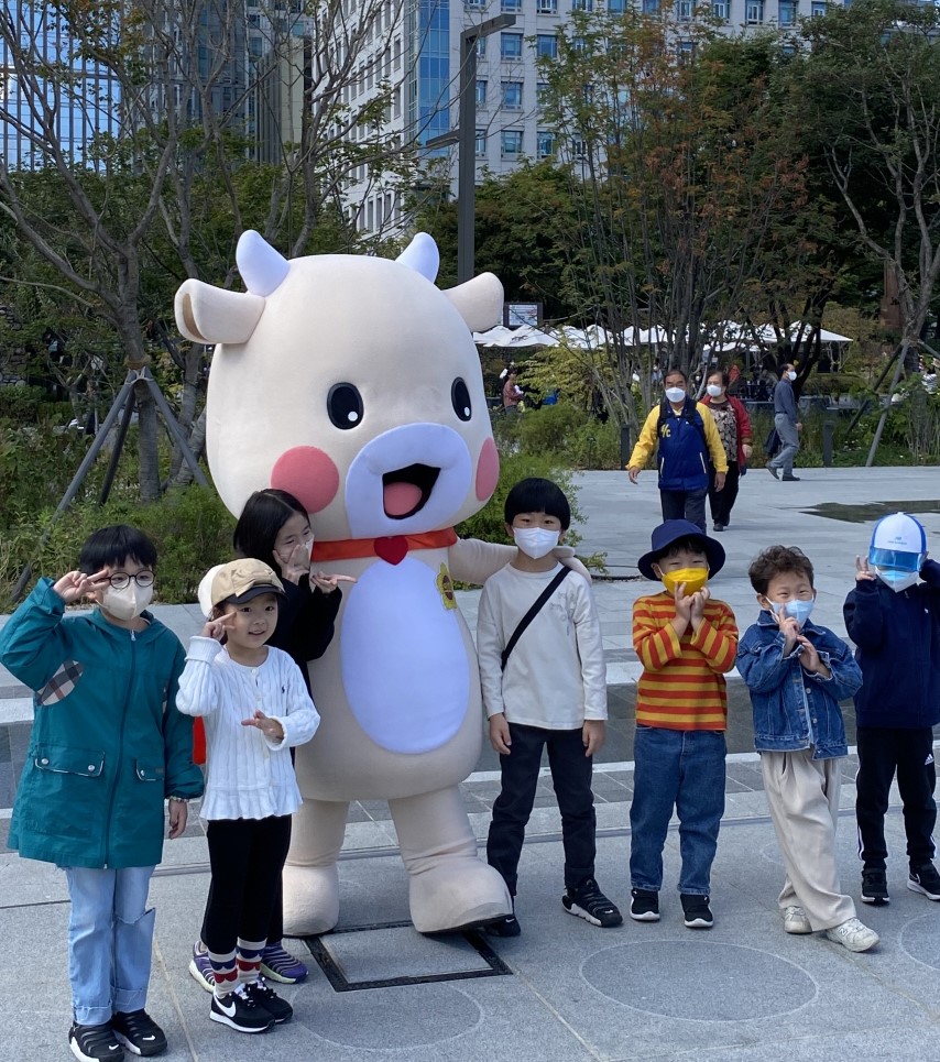 경기도의회 마스코트 ‘소원이’ 한류 퍼레이드 참가