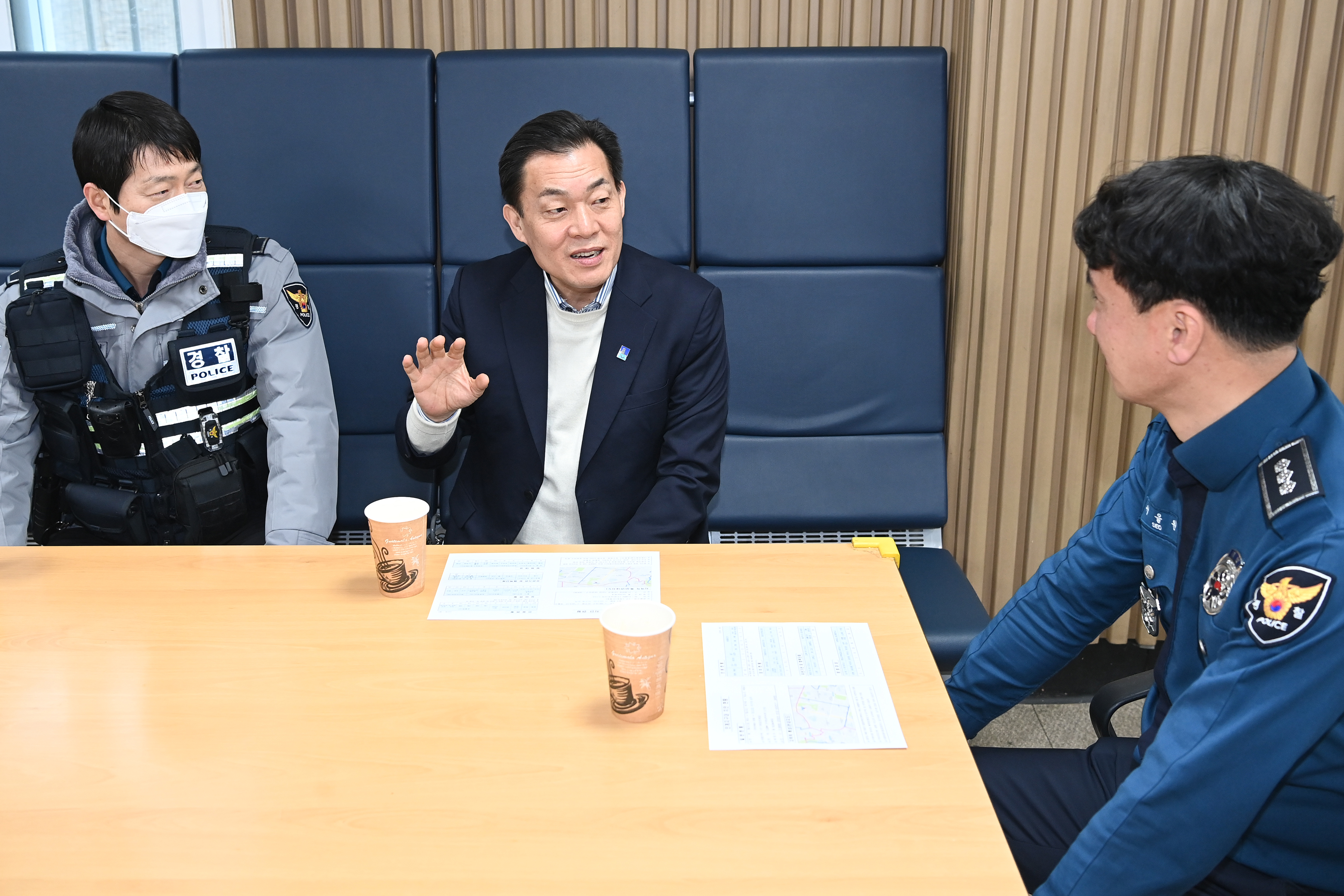 이재준 수원특례시장, 설 연휴 기간 근무하는 경찰·소방·군 방문해 격려