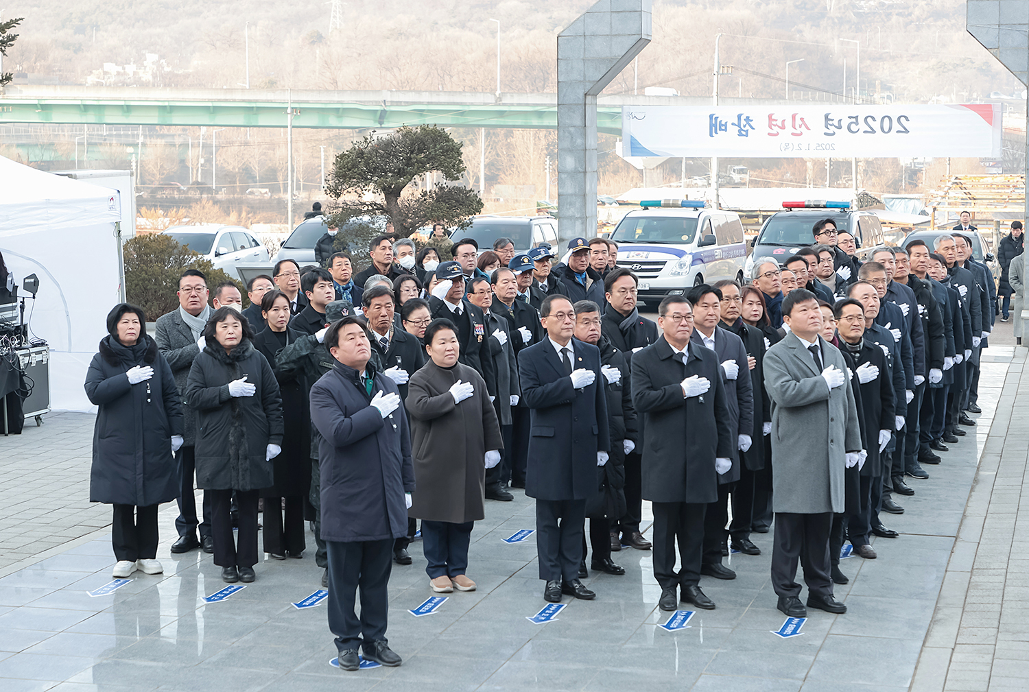 임병택 시흥시장, 신년 첫 일정으로 현충탑 참배