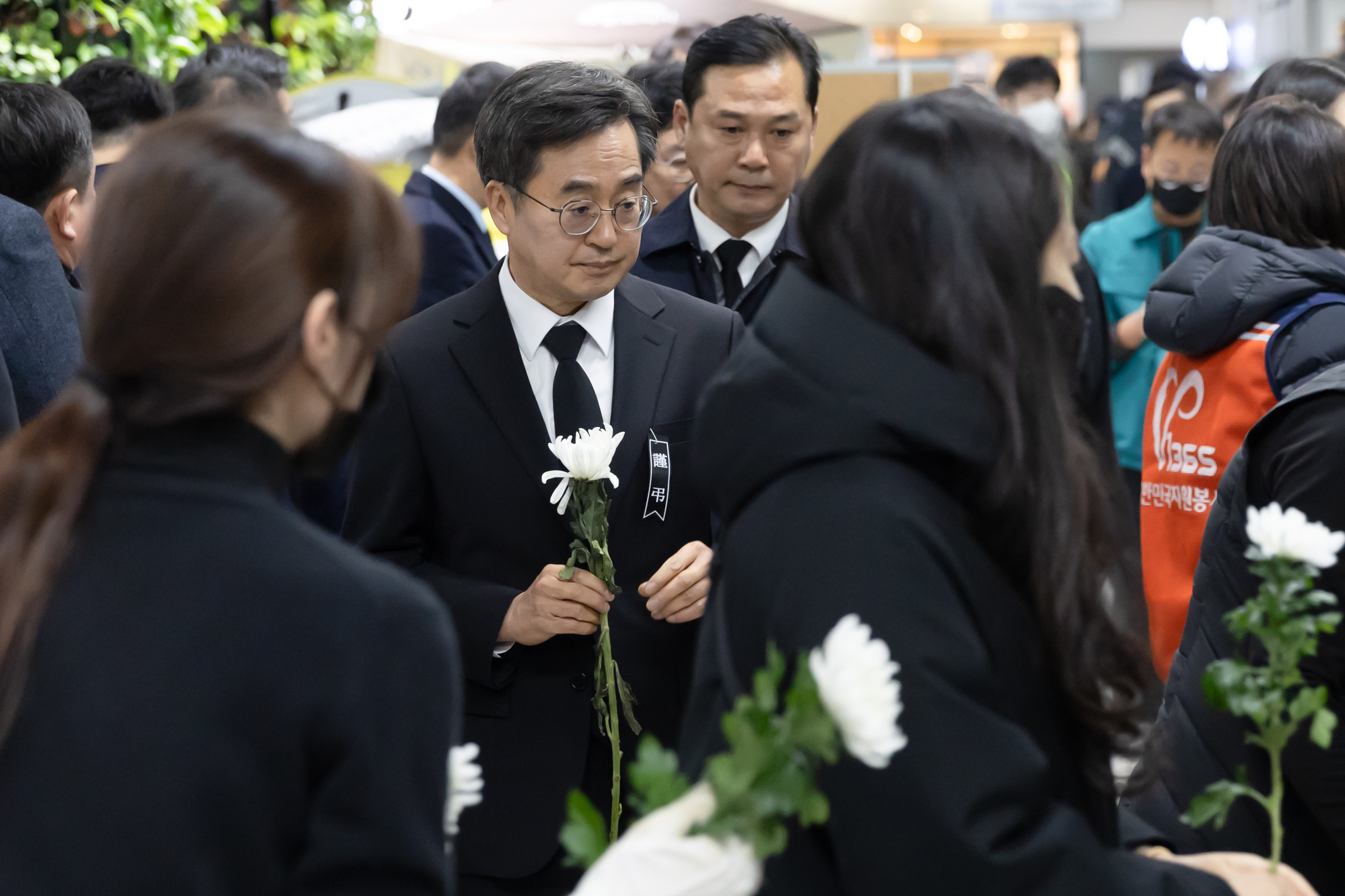 김동연 경기지사, 무안공항 합동분향소 방문해 재발 방지 약속