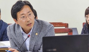 [포토] 하남시의회 행정 감사 이틀째...매의 눈 오승철 의원, 송곳 질의로 회계과 눈 번쩍