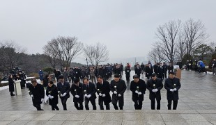 [포토/영상] 하남시·보훈단체, '2024 새해 맞이 검단산 현충탑 신년 참배' 진행