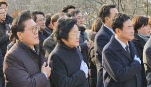 송석준 의원, 새해 첫날 설봉공원 현충탑 참배…“더 낮은 자세로 소통하겠다”